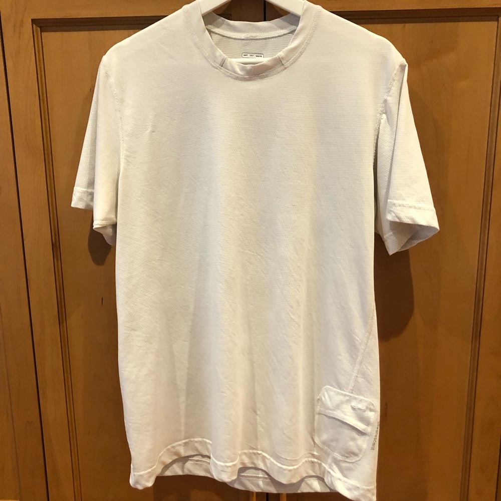 Lululemon workout shirt